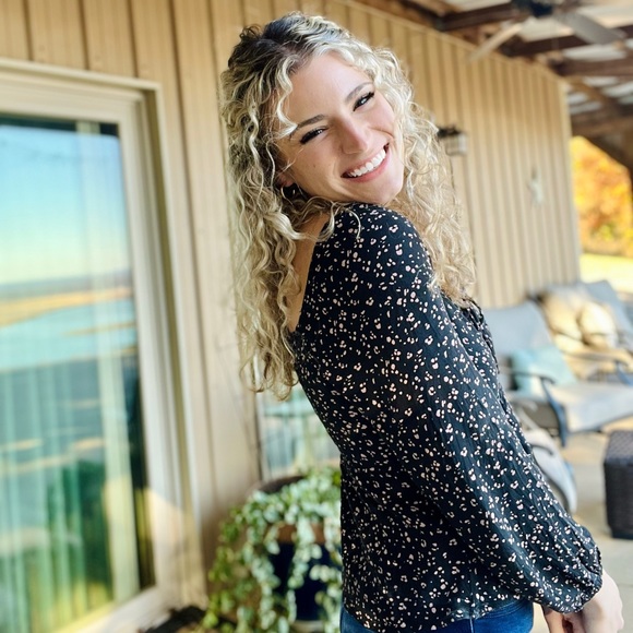 • a b o u t • m e • - Picture 2 of 2